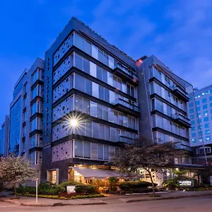 100 Luxury By Preferred Hotel